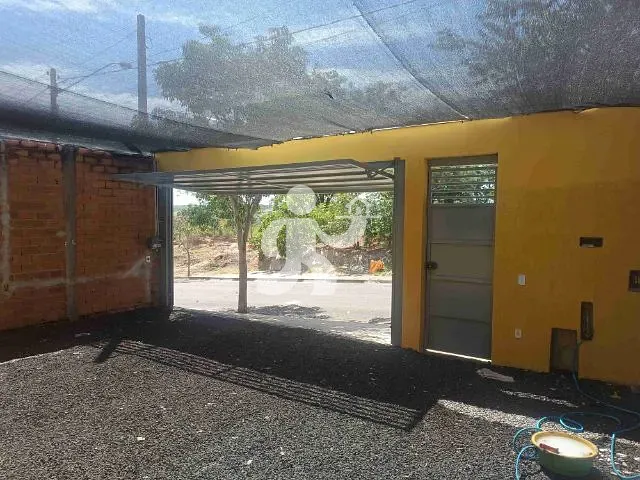 Casa com 187m² 2 quartos e 1 banheiro, à venda ou para alugar, no bairro Residencial São Pedro em São Pedro