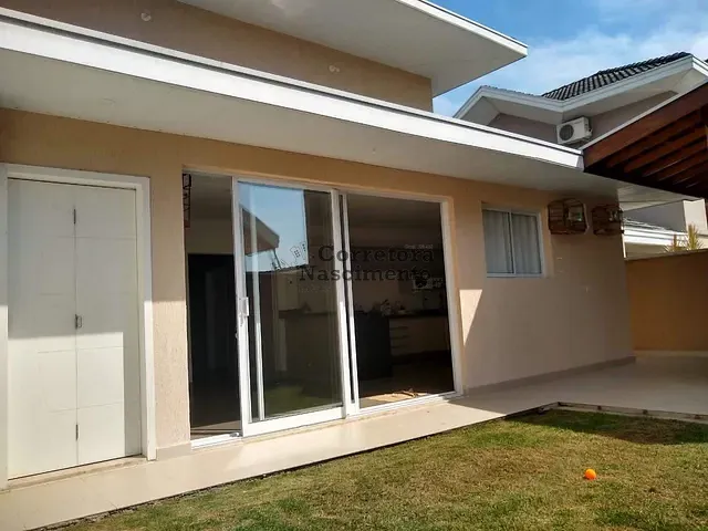 Casa com 300m² 4 quartos e 4 banheiros, à venda, no bairro Vila Branca em Jacareí