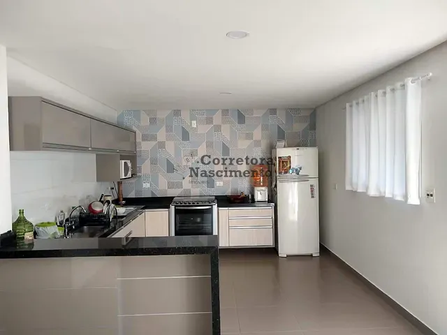 Casa com 300m² 4 quartos e 4 banheiros, à venda, no bairro Vila Branca em Jacareí