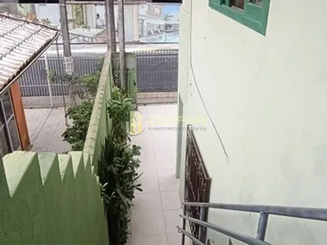 Casa com 178m², à venda, no bairro Meia Praia em Itapema