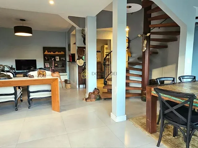 Casa com 480m² 5 quartos e 5 banheiros, à venda, no bairro Penedo em Penedo