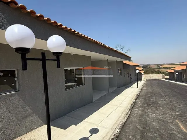 Casa 2 quartos e 1 banheiro, para alugar, no bairro Caguassu em Sorocaba
