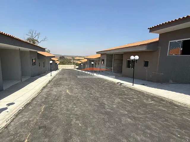 Casa 2 quartos e 1 banheiro, para alugar, no bairro Caguassu em Sorocaba