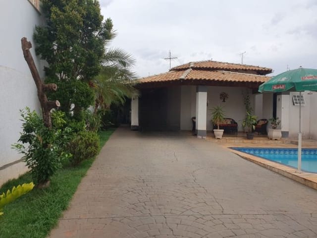 Casa com 420m² 3 quartos e 4 banheiros, à venda, no bairro Bosque da Saúde em Birigüi