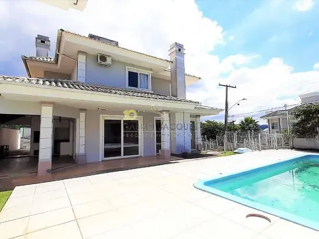 Casa com 570m² 4 quartos e 3 banheiros, à venda, no bairro Cidade Universitária Pedra Branca em Palhoça
