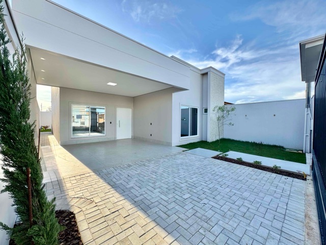 Casa com 250m² 3 quartos e 2 banheiros, à venda, no bairro Montserrat em Nova Mutum