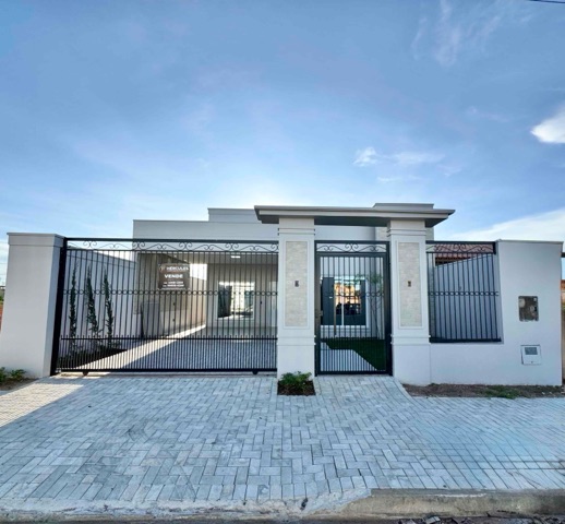Casa com 250m² 3 quartos e 2 banheiros, à venda, no bairro Montserrat em Nova Mutum