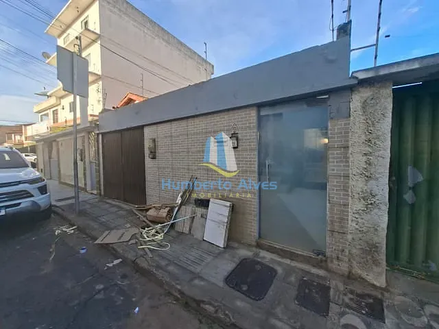 Casa com 250m² 3 quartos e 1 banheiro, para alugar, no bairro Recreio em Vitória da Conquista