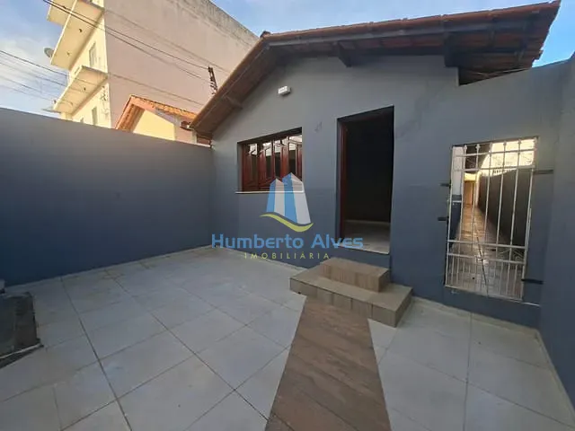 Casa com 250m² 3 quartos e 1 banheiro, para alugar, no bairro Recreio em Vitória da Conquista