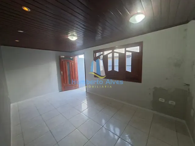 Casa com 250m² 3 quartos e 1 banheiro, para alugar, no bairro Recreio em Vitória da Conquista