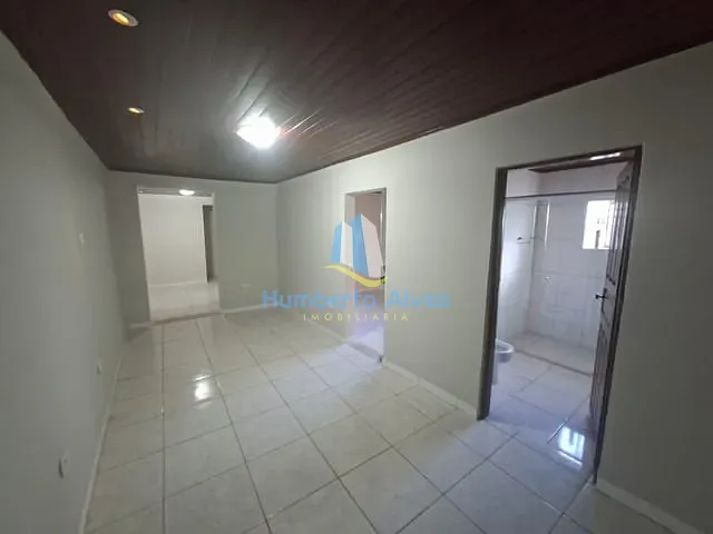Casa com 250m² 3 quartos e 1 banheiro, para alugar, no bairro Recreio em Vitória da Conquista