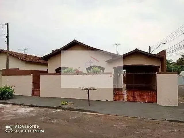 Casa 3 quartos e 2 banheiros, à venda, no bairro Jardim Los Angelis em Rolândia