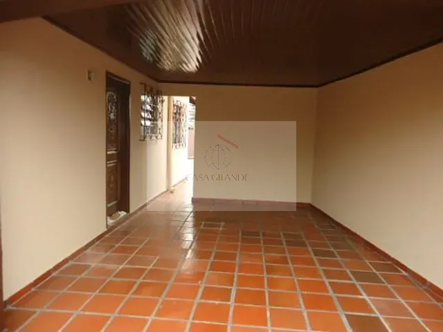 Casa 3 quartos e 2 banheiros, à venda, no bairro Jardim Los Angelis em Rolândia