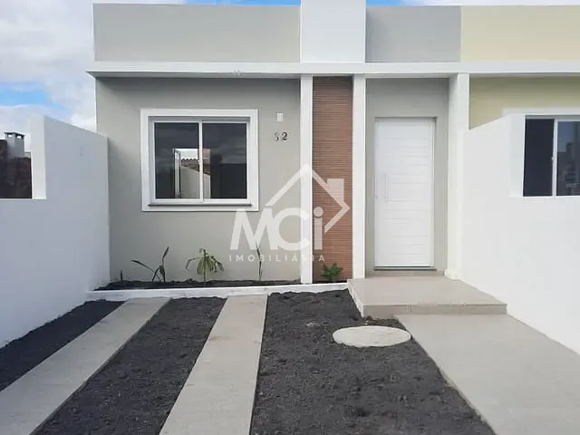 Casa com 60m² 2 quartos e 1 banheiro, à venda, no bairro Três Vendas em Pelotas