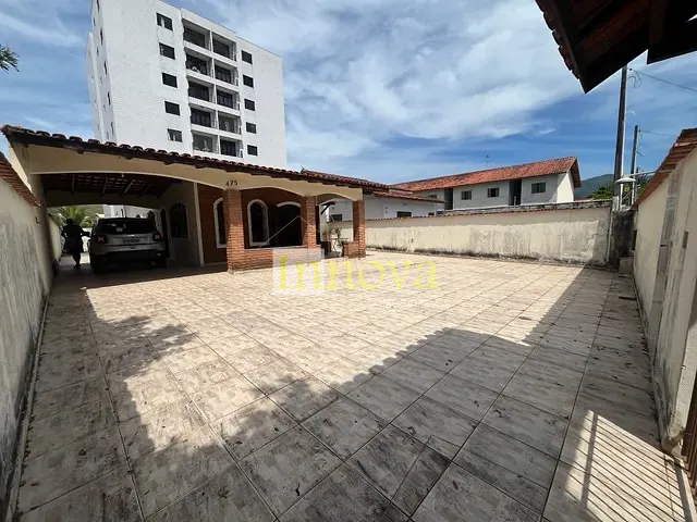 Casa com 375m² 3 quartos e 2 banheiros, à venda, no bairro martim de sa em Caraguatatuba