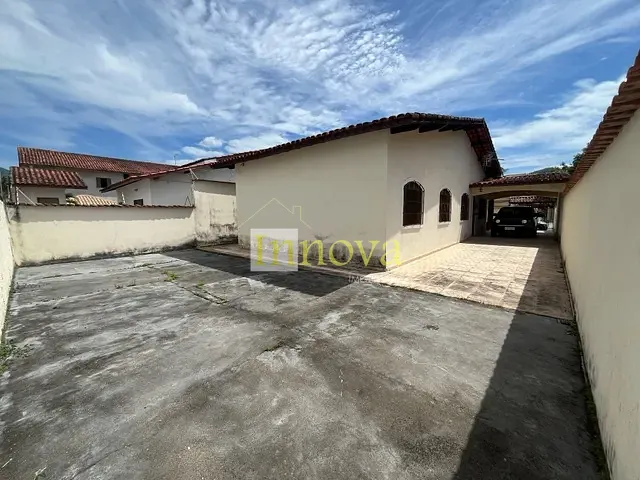 Casa com 375m² 3 quartos e 2 banheiros, à venda, no bairro martim de sa em Caraguatatuba