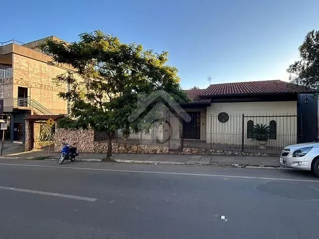 Casa com 400m² 3 quartos e 2 banheiros, à venda, no bairro Oriental em Estrela