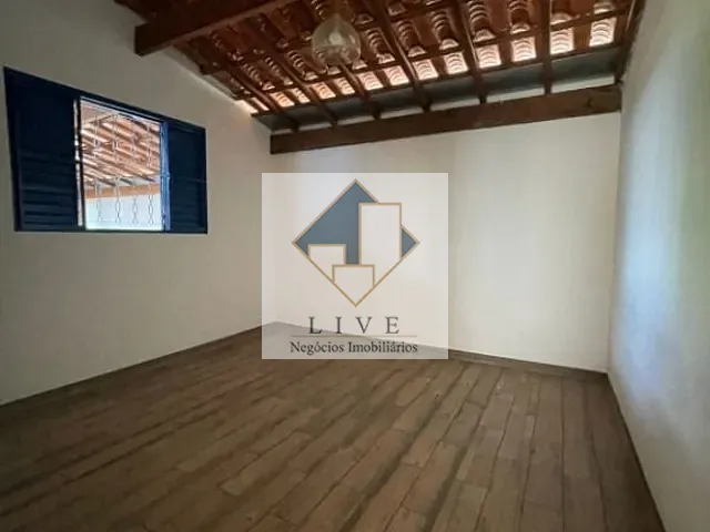 Casa com 250m² 3 quartos e 2 banheiros, à venda, no bairro Jardim São Sebastião em Hortolândia
