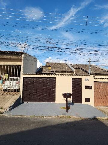 Casa 3 quartos e 2 banheiros, à venda, no bairro Parque Santa Rita em Goiânia