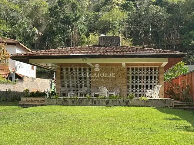 Casa com 1100m² 5 quartos e 5 banheiros, à venda, no bairro Golfe em Teresópolis