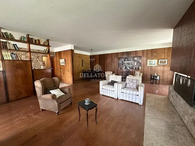 Casa com 1100m² 5 quartos e 5 banheiros, à venda, no bairro Golfe em Teresópolis
