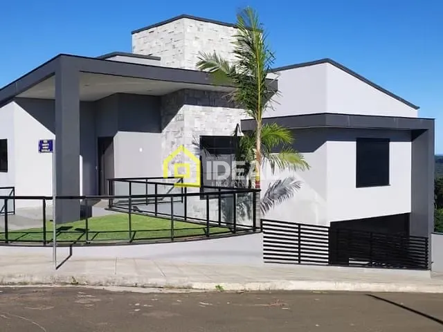 Casa 3 quartos e 3 banheiros, à venda, no bairro São Cristóvão em Concórdia