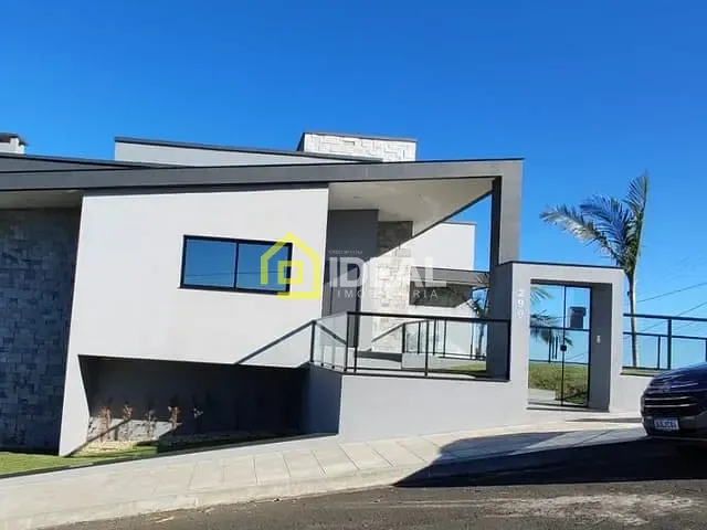 Casa 3 quartos e 3 banheiros, à venda, no bairro São Cristóvão em Concórdia
