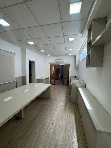 Casa à venda ou para alugar, no bairro Parque Residencial Eloy Chaves em Jundiaí