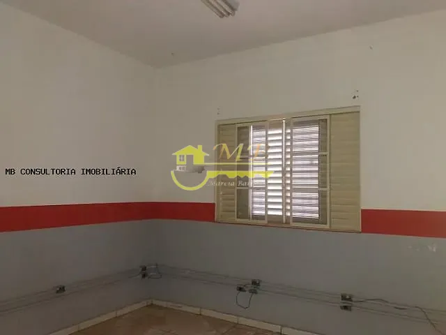 Casa com 250m² 8 quartos e 3 banheiros, à venda, no bairro Matão em Sumaré