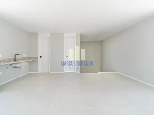 Casa com 715m² 5 quartos e 8 banheiros, à venda, no bairro Barra da Tijuca em Rio de Janeiro