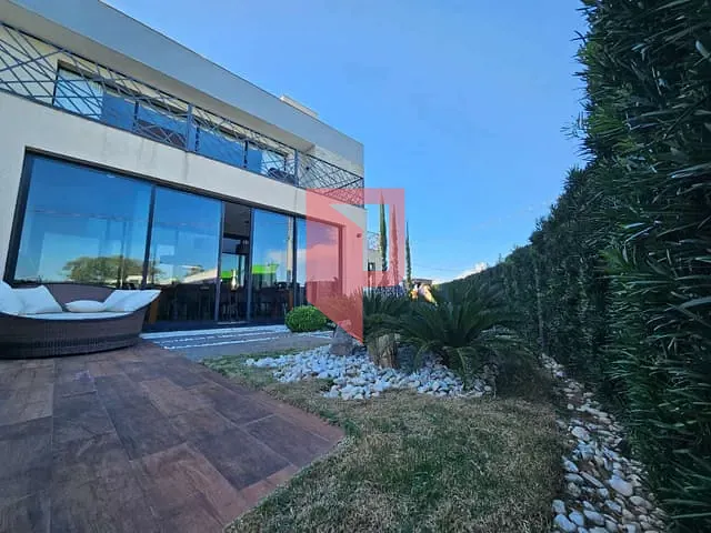 Casa com 437m² 4 quartos e 5 banheiros, à venda, no bairro Gran Park em Vespasiano