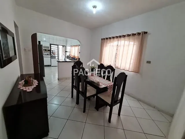 Casa com 250m² 3 quartos e 2 banheiros, à venda, no bairro Loteamento Planalto do Sol em Santa Bárbara D'Oeste