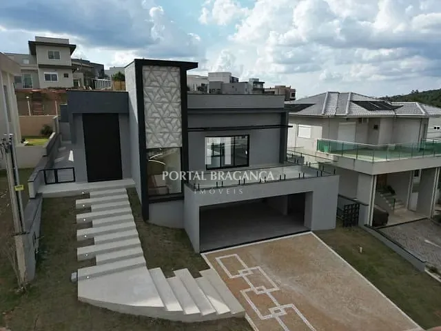 Casa com 648m² 4 quartos e 5 banheiros, à venda, no bairro Condomínio Residencial Campos do Conde em Bragança Paulista