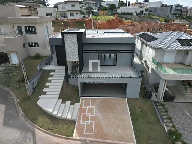 Casa com 648m² 4 quartos e 5 banheiros, à venda, no bairro Condomínio Residencial Campos do Conde em Bragança Paulista