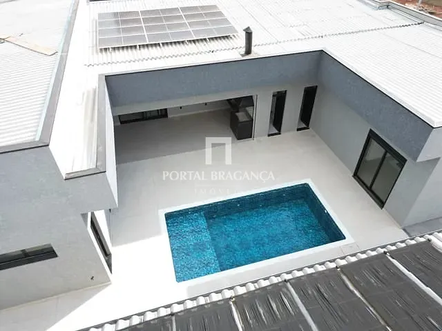 Casa com 648m² 4 quartos e 5 banheiros, à venda, no bairro Condomínio Residencial Campos do Conde em Bragança Paulista
