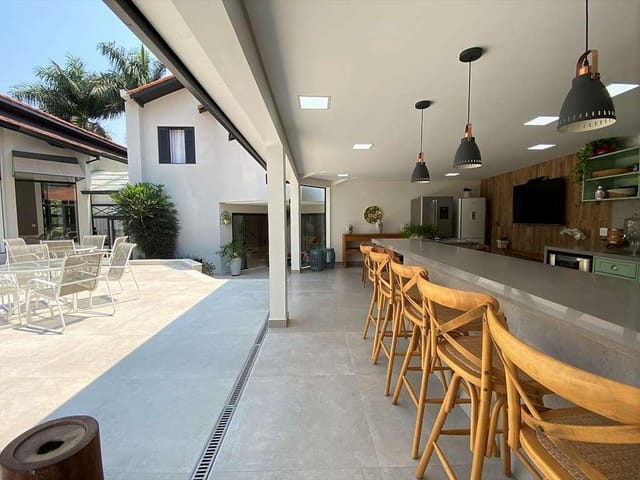 Casa com 730m² 3 quartos e 5 banheiros, à venda, no bairro São Paulo II em Cotia