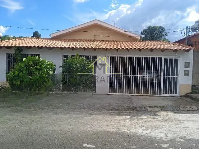 Casa com 200m² 3 quartos e 2 banheiros, à venda, no bairro Bela Vista II em Guaxupé