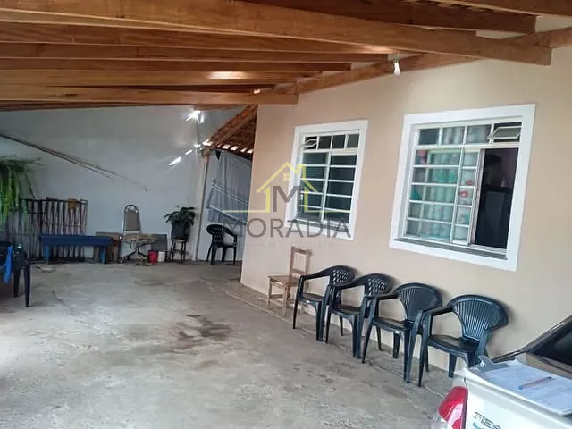 Casa com 200m² 3 quartos e 2 banheiros, à venda, no bairro Bela Vista II em Guaxupé