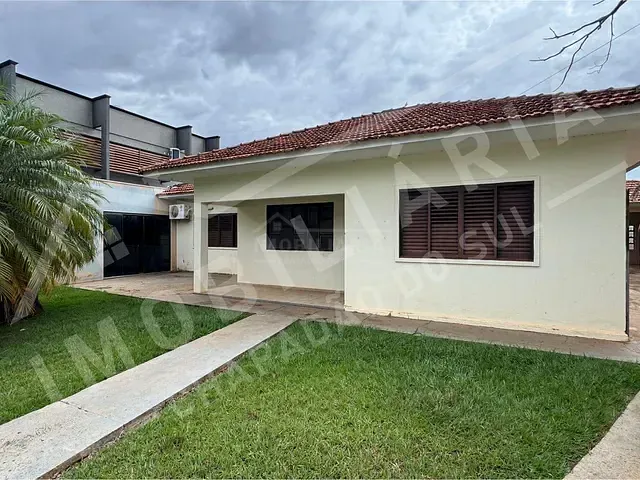 Casa 4 quartos e 2 banheiros, para alugar, no bairro CENTRO em Chapadão do Sul