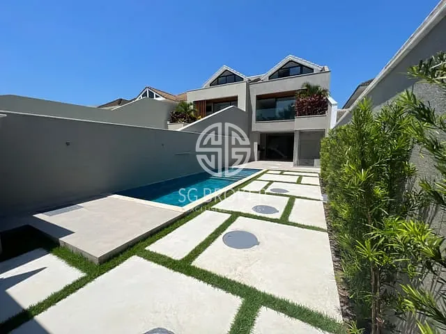 Casa com 234m² 4 quartos e 7 banheiros, à venda, no bairro Barra da Tijuca em Rio de Janeiro