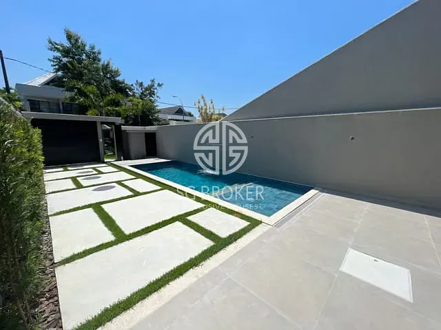 Casa com 234m² 4 quartos e 7 banheiros, à venda, no bairro Barra da Tijuca em Rio de Janeiro