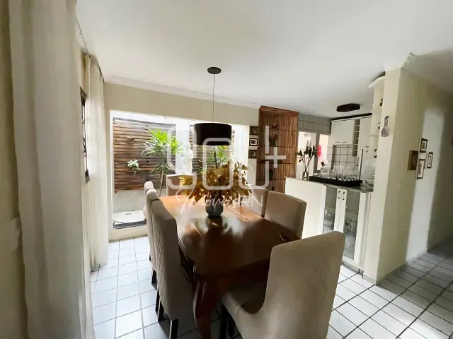 Casa 3 quartos e 2 banheiros, à venda, no bairro Nova Parnamirim em Parnamirim