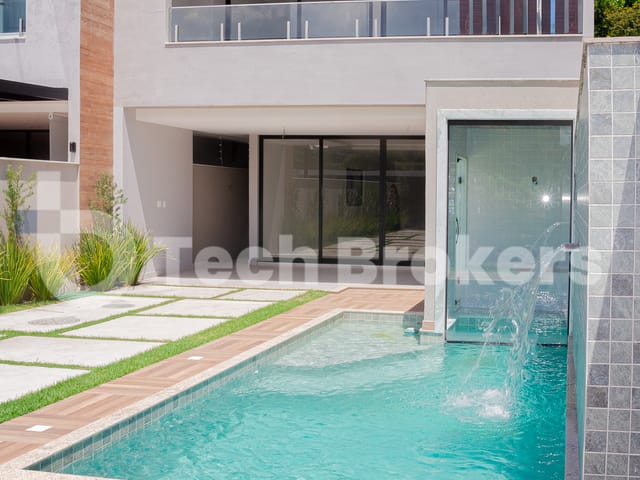 Casa com 360m² 4 quartos e 7 banheiros, à venda, no bairro Barra da Tijuca em Rio de Janeiro