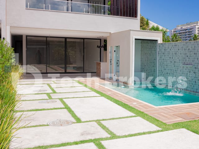 Casa com 360m² 4 quartos e 7 banheiros, à venda, no bairro Barra da Tijuca em Rio de Janeiro