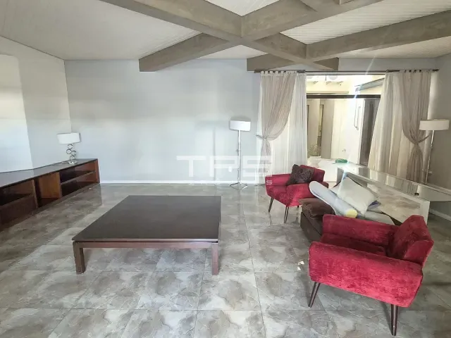 Casa 4 quartos e 7 banheiros, para alugar, no bairro Vila Paraíba em Guaratinguetá
