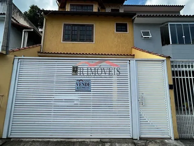 Casa com 180m² 3 quartos e 2 banheiros, à venda, no bairro São João Batista em Volta Redonda