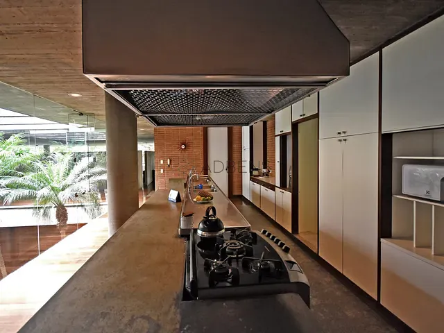 Casa 4 quartos e 6 banheiros, à venda, no bairro Cidade Jardim em São Paulo