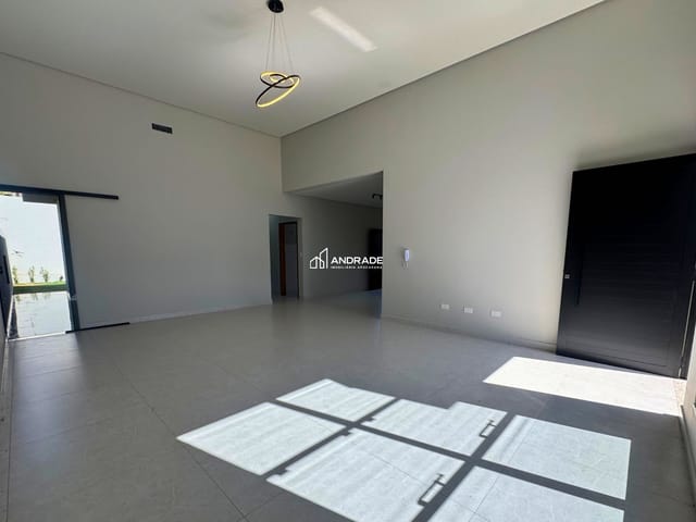 Casa com 275m² 3 quartos e 2 banheiros, à venda, no bairro Residencial Interlagos em Apucarana