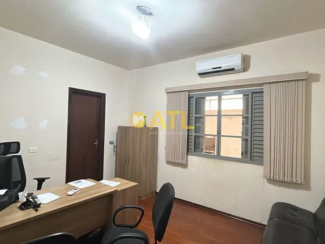 Casa 3 quartos e 2 banheiros, à venda, no bairro Nova Ourinhos em Ourinhos