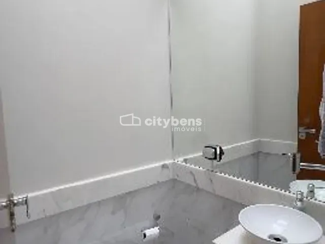 Casa 3 quartos e 4 banheiros, à venda, no bairro Aeroporto em Araçatuba